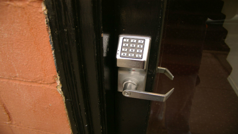 Distinguishing Between Door Access Control Systems