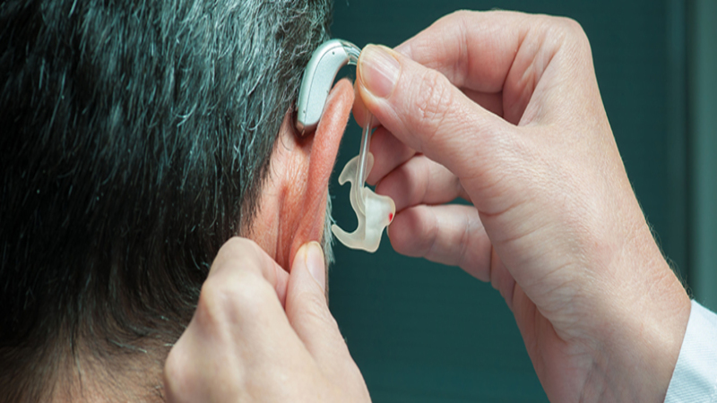 How do cochlear implants work?