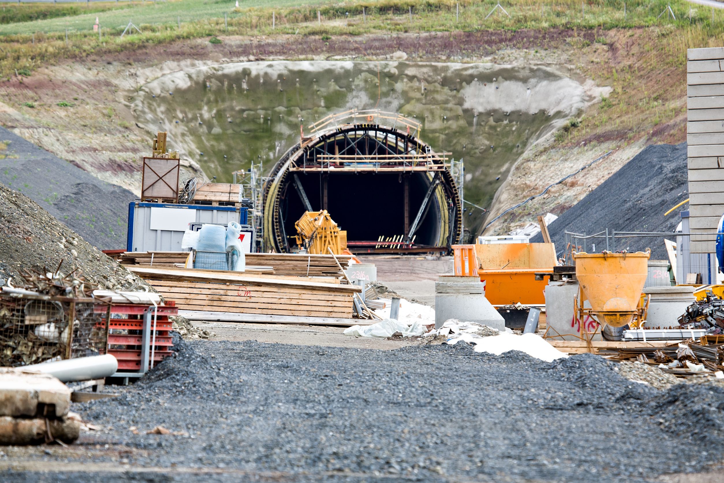 Talk to an Asphalt Contractor in Toledo, OH About Your Damaged Driveway