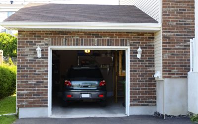 Common Signs Your Home Needs Garage Door Repair Service Kansas City MO